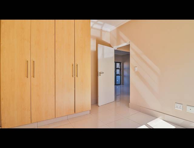2 BEDROOM APARTMENT FOR SALE IN UMHLANGA RIDGE
